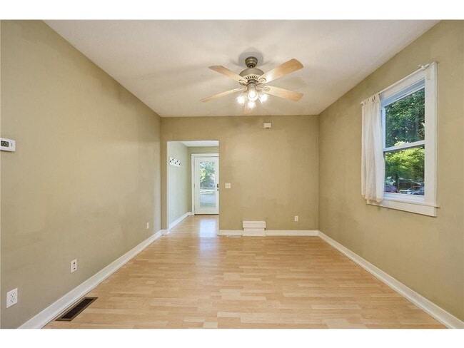 Photo - 2327 Cole Ave SE