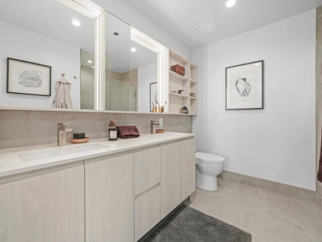 Photo - 310 N Halsted St Unidad 2111