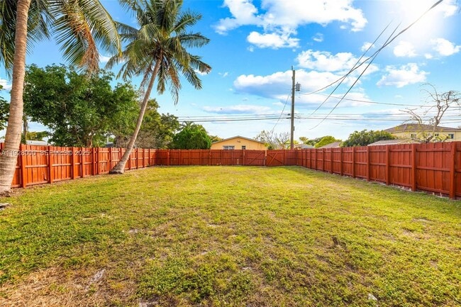 Photo - 2210 Roosevelt St