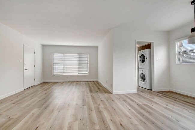 Photo - 943 6th St Unit E