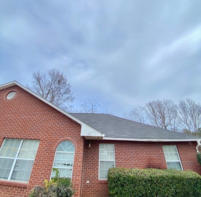 Building Photo - To Be Newly Renovated 3BR/2BA Duplex – Prime Location Near Auburn University!