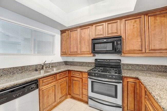 Building Photo - One Bedroom Condo in Montrose/Glendale
