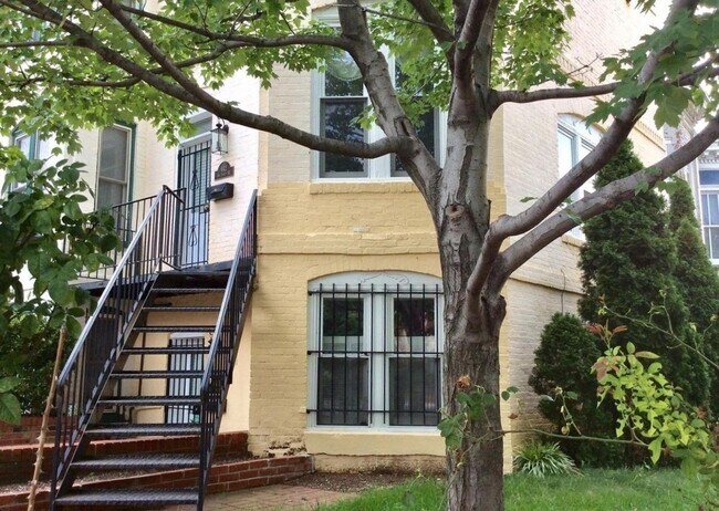 Photo - 442 3rd St NE Unit 442 3rd Street NE #B - Lower Level