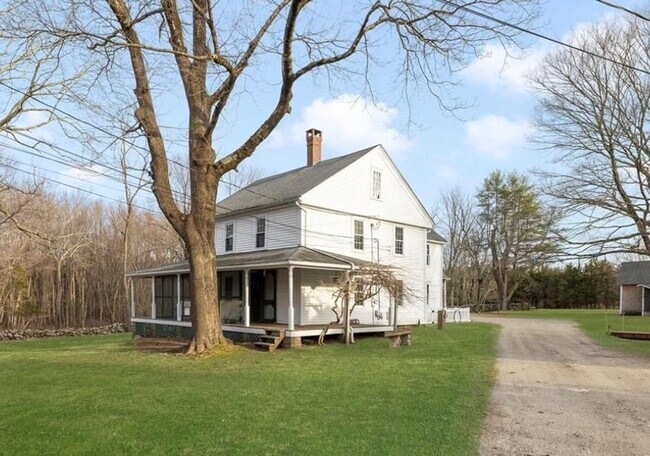 Photo - 1896 Middle Rd