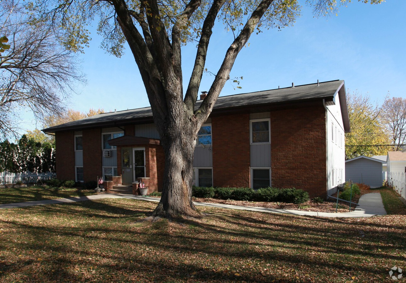 Photo - 4225 Bloomington Ave