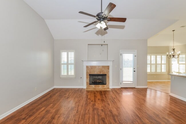 Photo - 3080 Greenhouse Dr