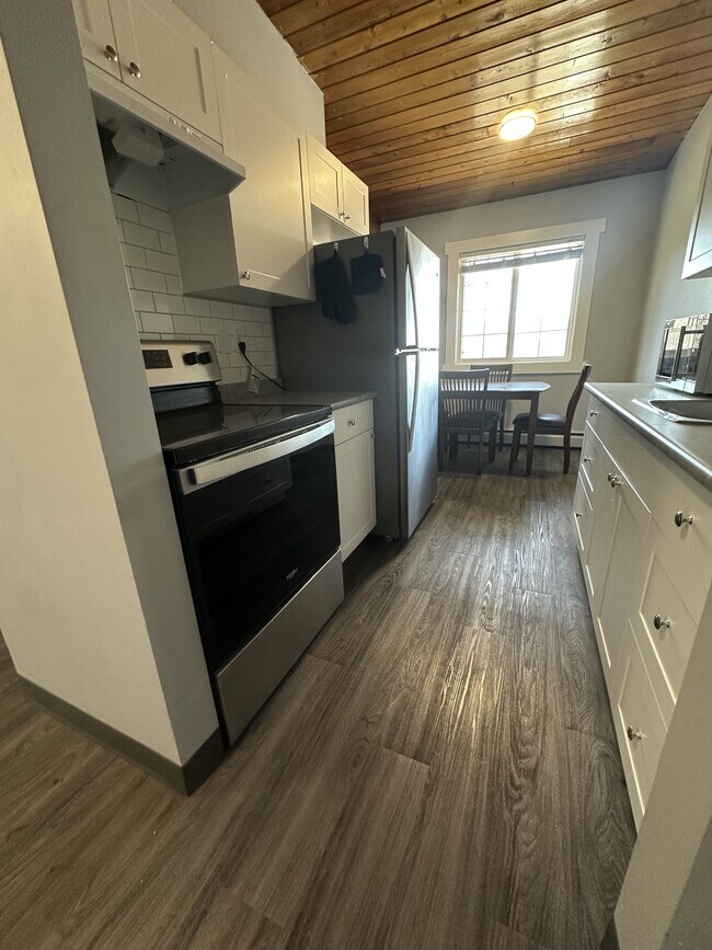 4621 Veterans Way Unit 35 - FURNISHED - Renovated