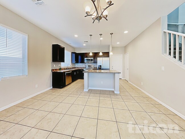 Photo - 819 W Dana Dr