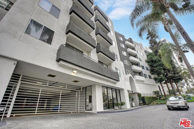 Building Photo - 10600 Wilshire Blvd Unit 510