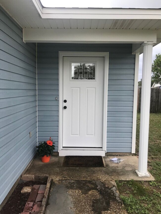 Photo - Convenient Location to Hulrburt Field