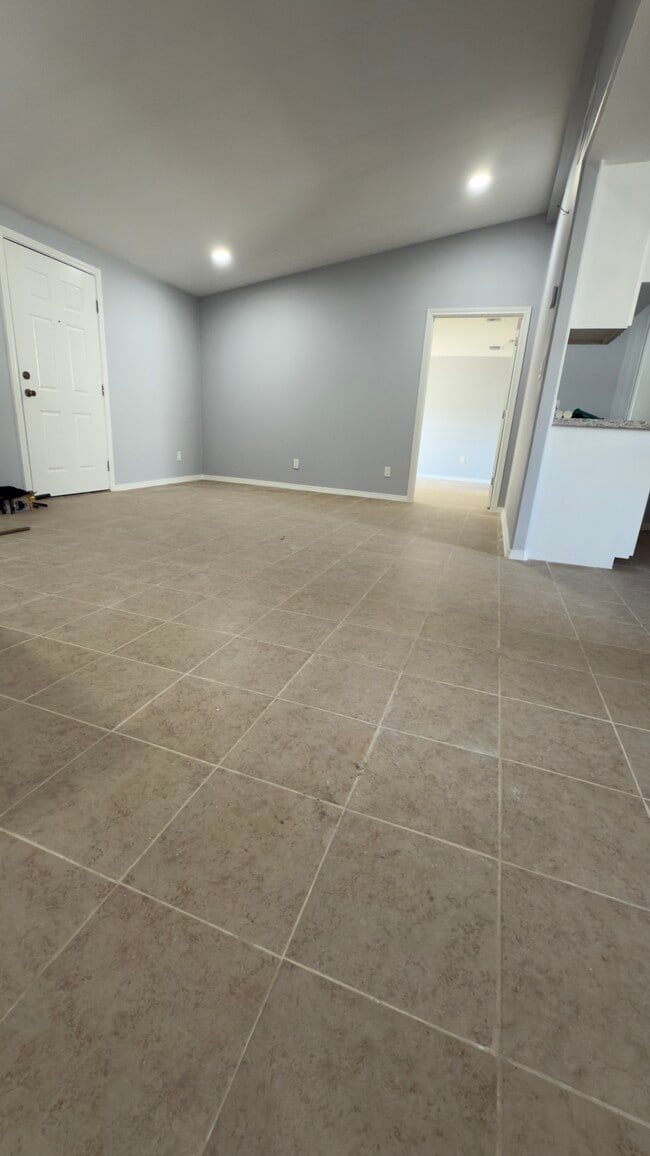 Photo - 712 Independence Dr