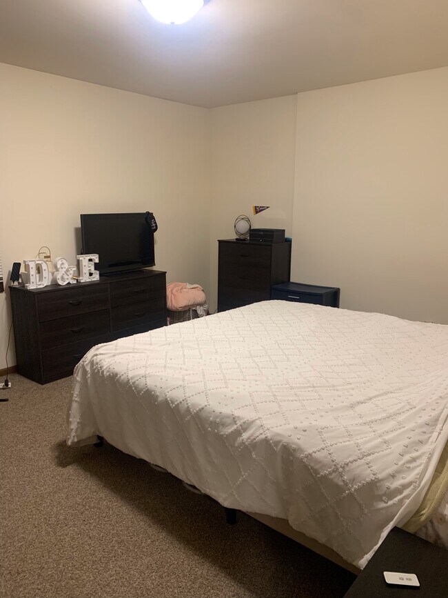 912 W MacArthur Ave Condo Unit 912 W. MacArthur Ave Condo for Rent in