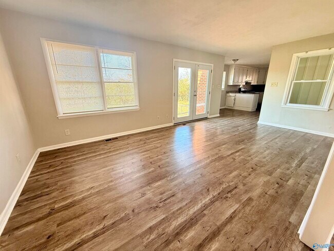 Photo - 1576 Hobbs Island Rd SE