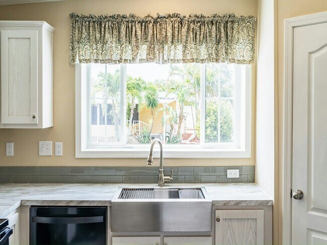 Photo - 7431 43rd Way N