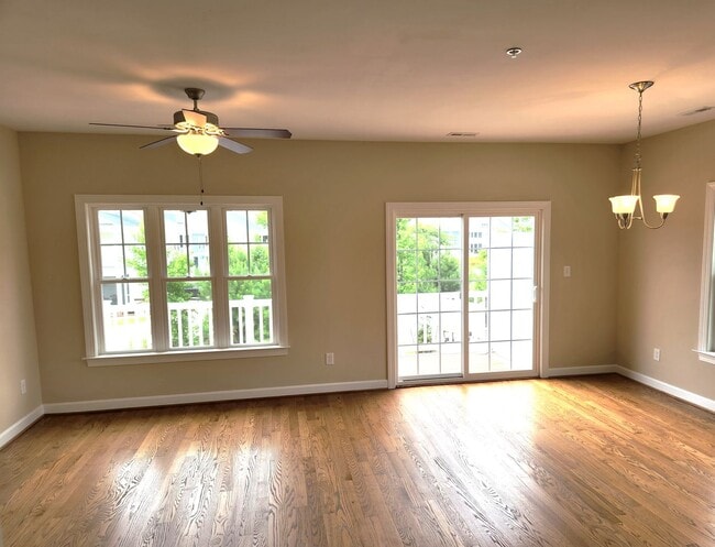 Photo - 605 Commonwealth Dr Unit #A
