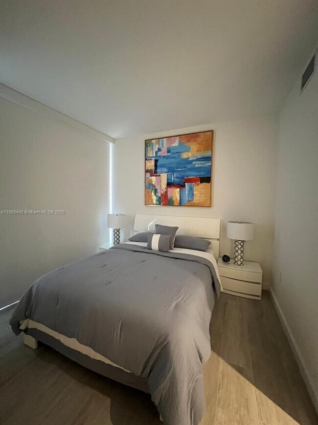 Photo - 55 SW 9th St Unidad 3308