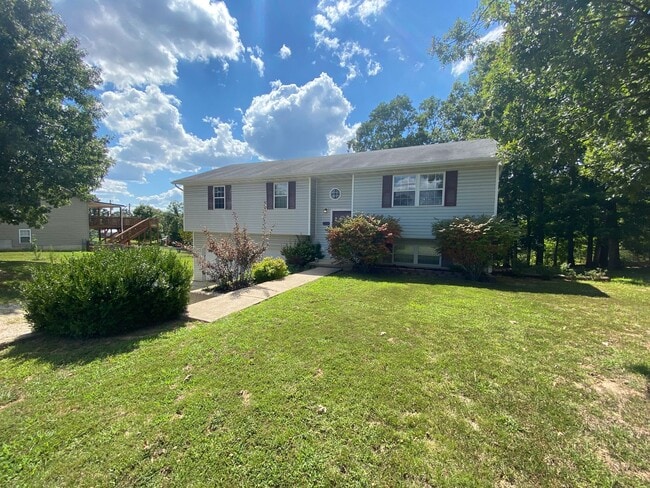 Building Photo - Charming 3-Bed, 2-Bath Home Just Minutes from Fort Leonard Wood!