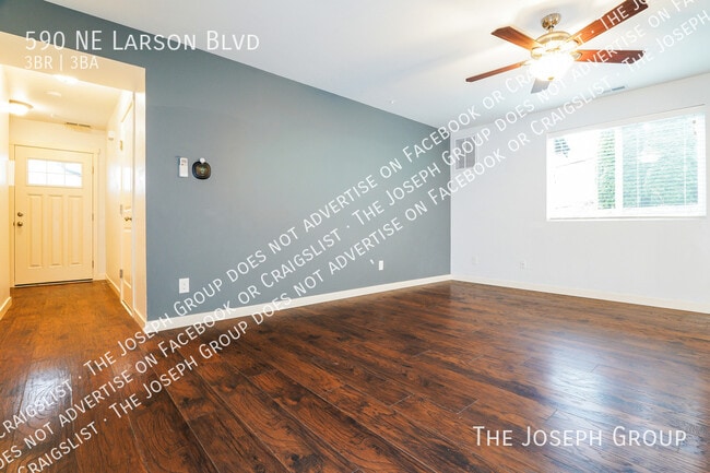 Photo - 590 NE Larson Blvd