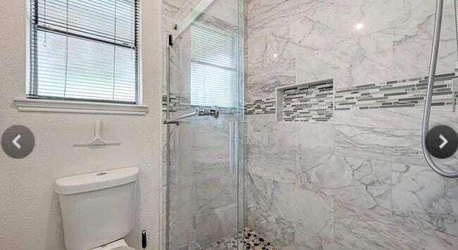 Building Photo - 1214 Park Royale Ct