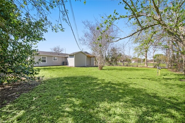 Photo - 2942 Knotty Oaks Trail