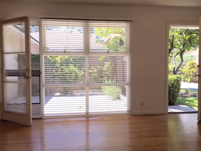 Photo - 917 W Huntington Dr Unit 917