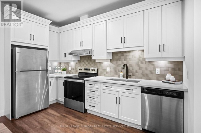 Photo - 30 Hamilton St S Unité 111