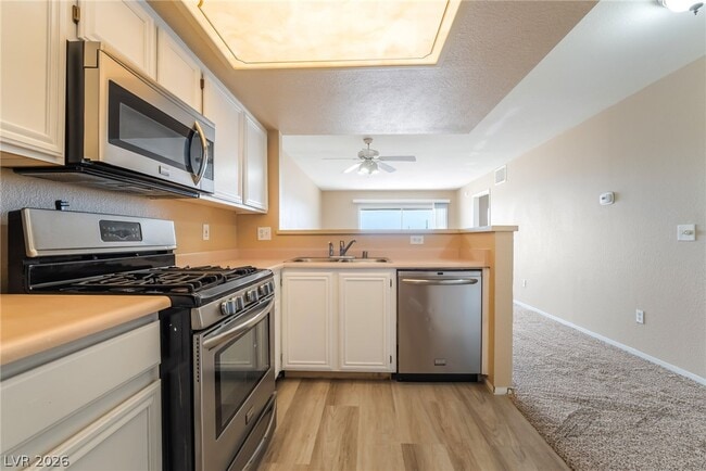 Photo - 8070 W Russell Rd Unit 2024