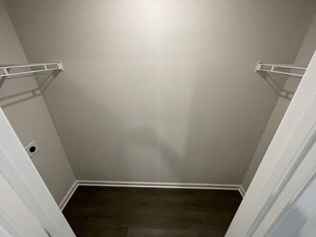 Photo - 2bd 2.5 Bathroom Townhome!