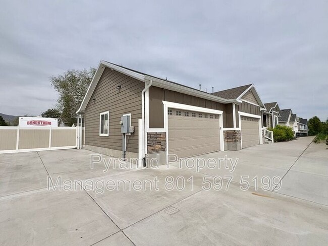 Building Photo - 3448 Wally Wy