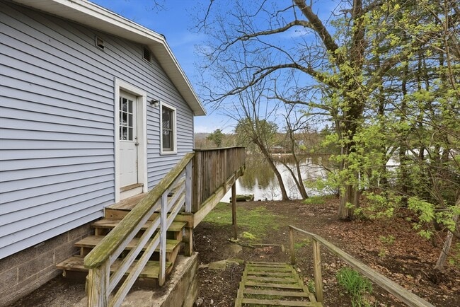 Photo - 2597 Boston Rd