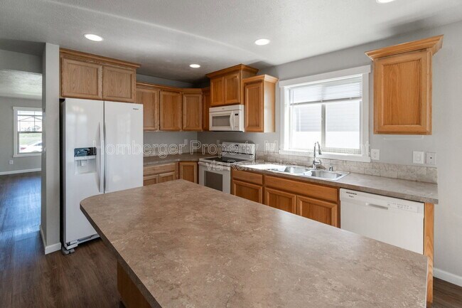 Photo - 9105 W Red St