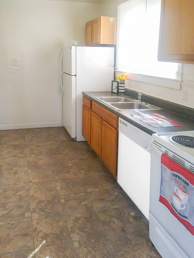 Photo - 3207 Logandale Ave