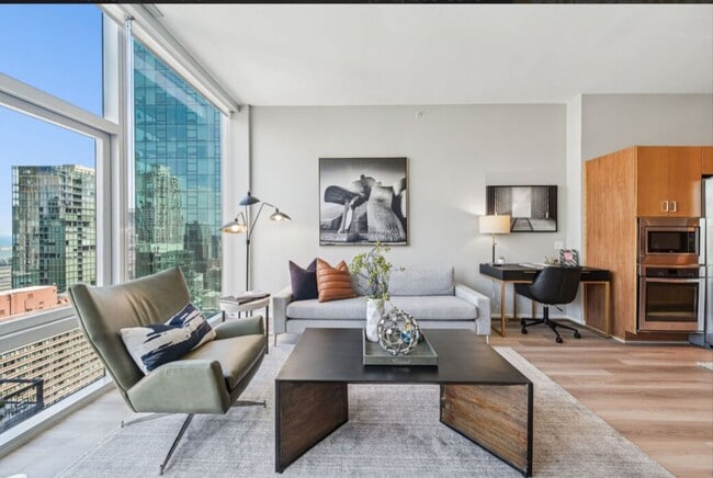 Photo - 198 E Illinois St