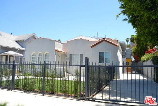 Photo - 1444 Cochran Ave