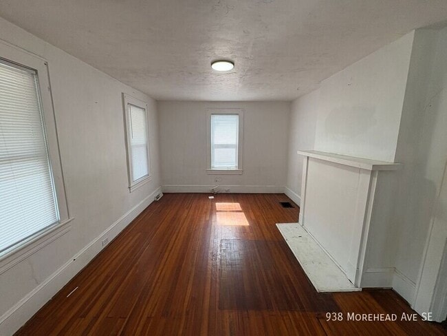 Photo - 938 Morehead Ave SE