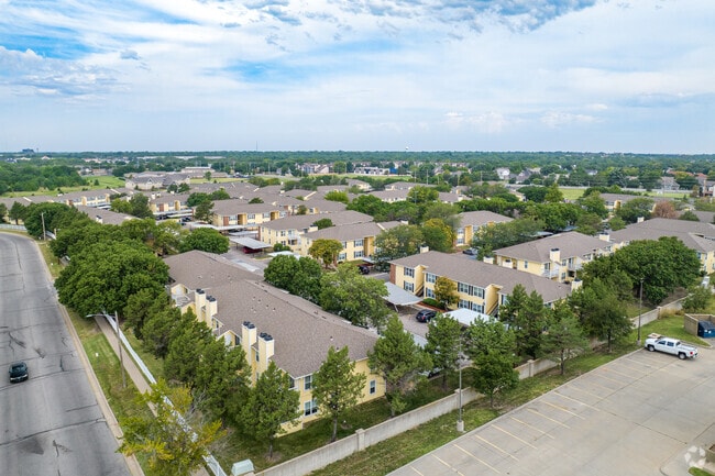 Photo - Eaglerock Village Apartments
