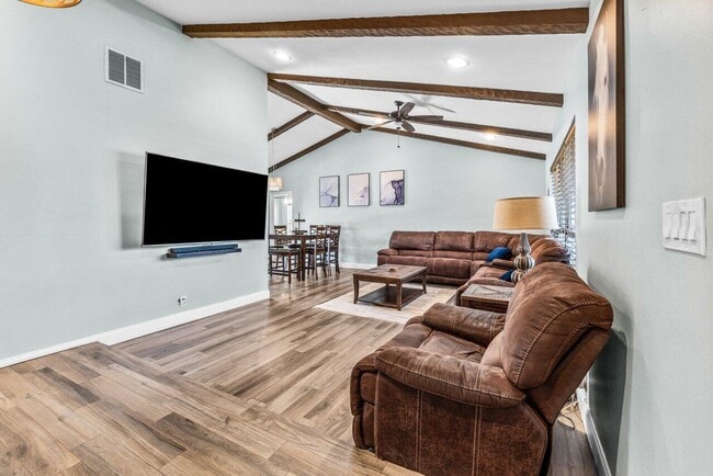 1352 Wyndcliff Dr