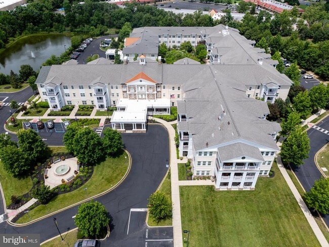 Building Photo - 170 E Greentree Rd Unit 2232