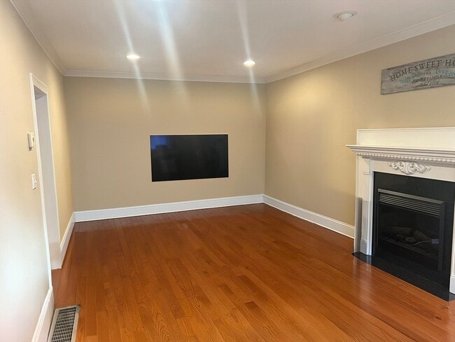 Photo - 810 Washington St