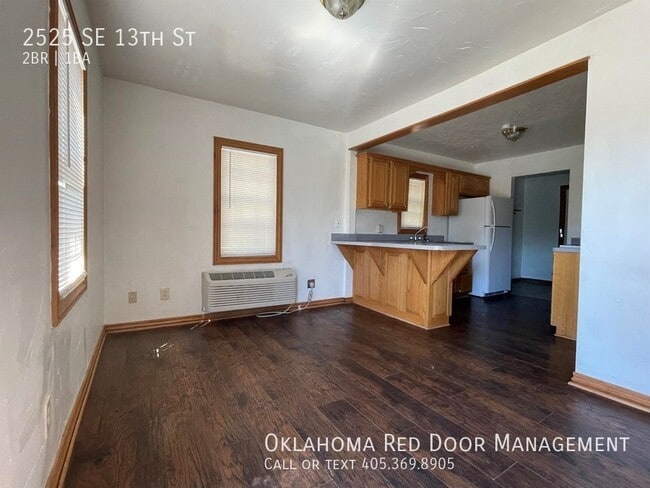 Photo - 2525 SE 13th St