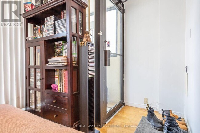 Photo - 693 Euclid Ave