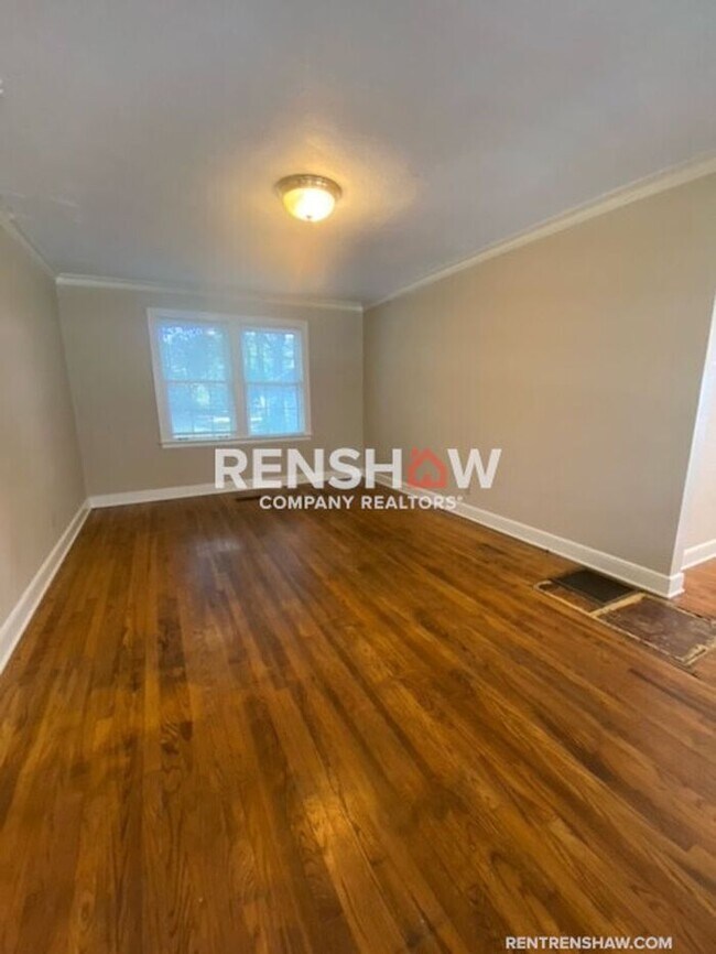 Classic 2/1 In Berclair Now Available For House House Rental in Memphis, TN