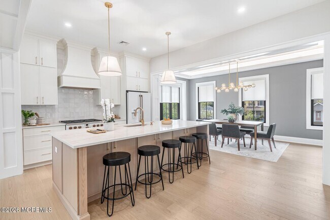 2113 River Rd Unit A