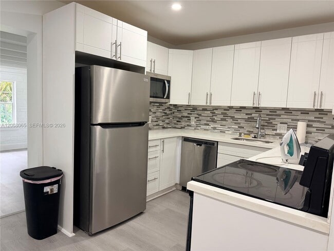 Photo - 650 SW 55th Ave
