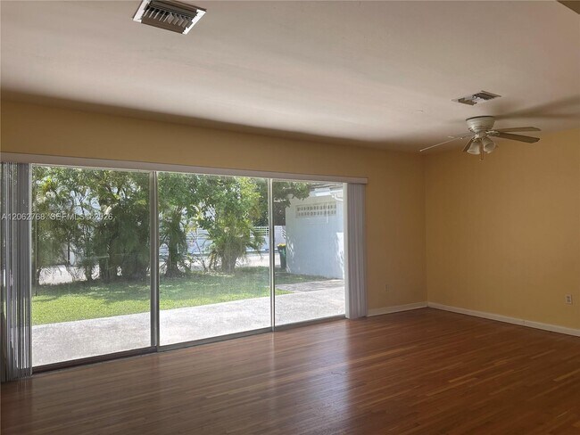 Photo - 5340 Orduna Dr