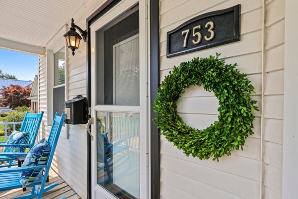 Photo - 753 Saint Clair St