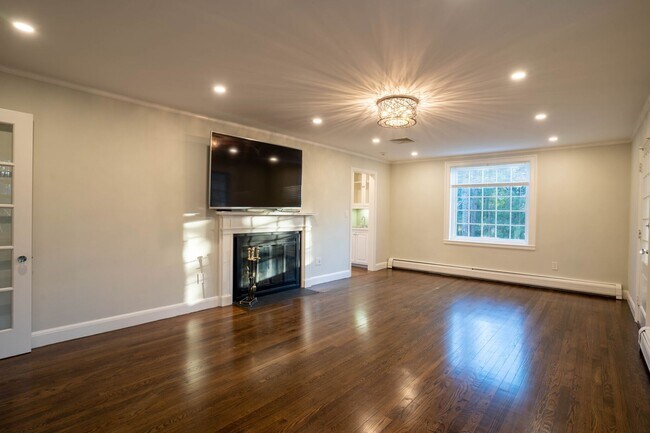 Photo - 42 Puddingstone Ln