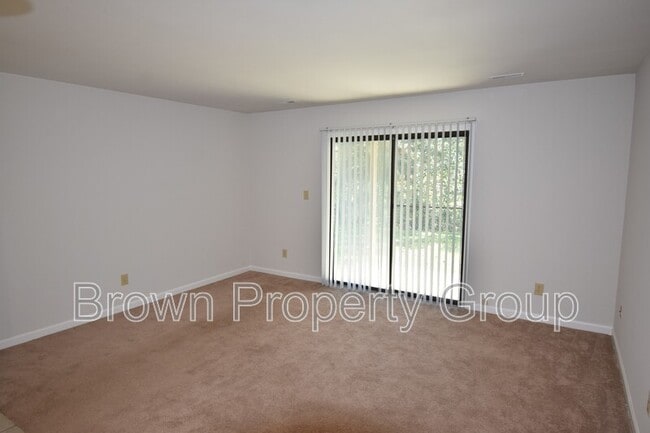 Photo - 244 Wickford Ct