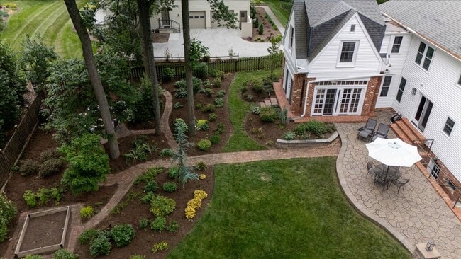 Photo - Spacious Home with Fenced Yard Exclusive Access to Hethwood Amenities