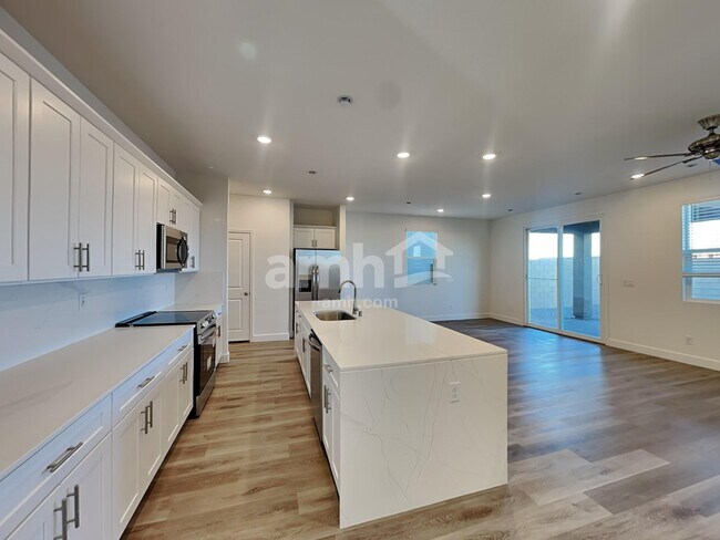 Photo - 10560 Lagaspi Dr